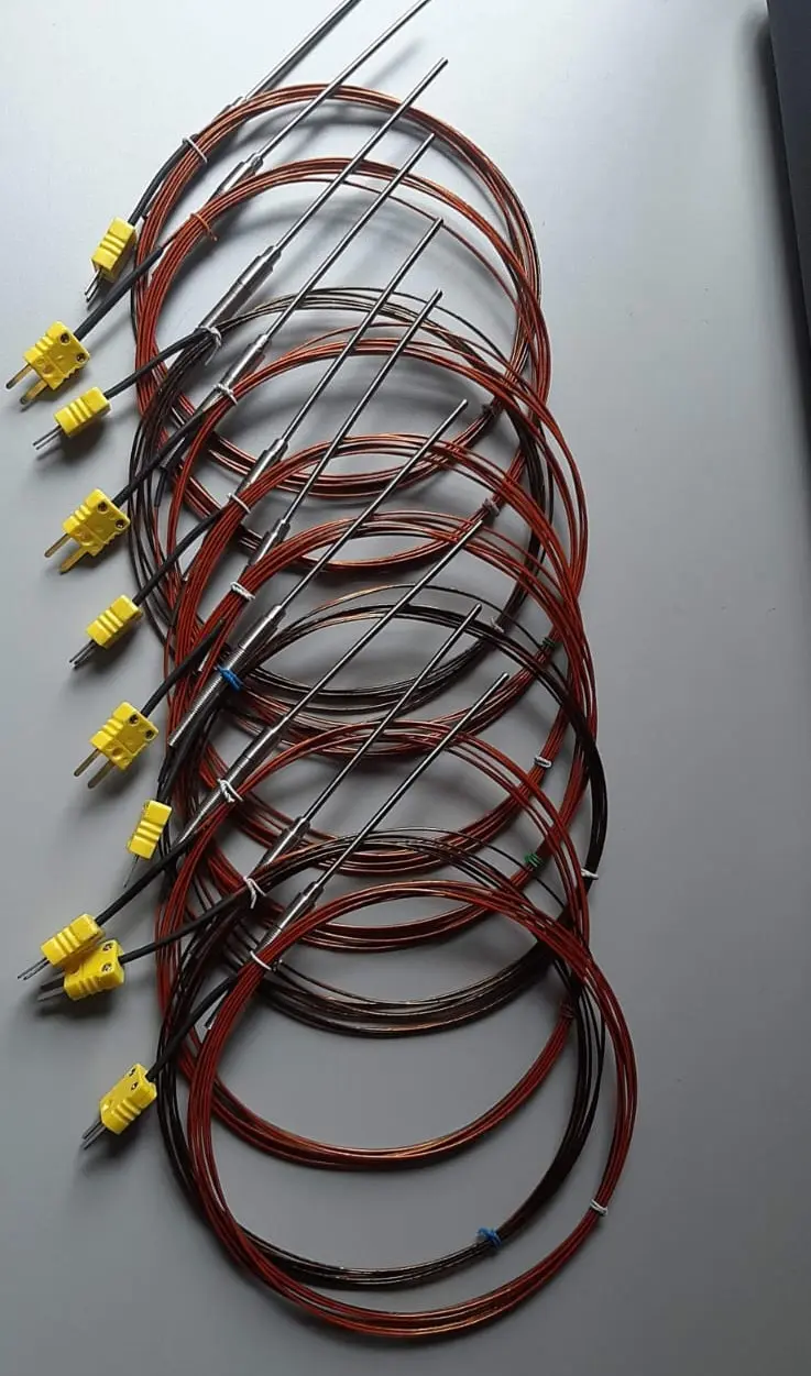 Termocuplas tipo K bulbo de 1/8" en compacto cable Kapton y conector macho miniatura 600°C